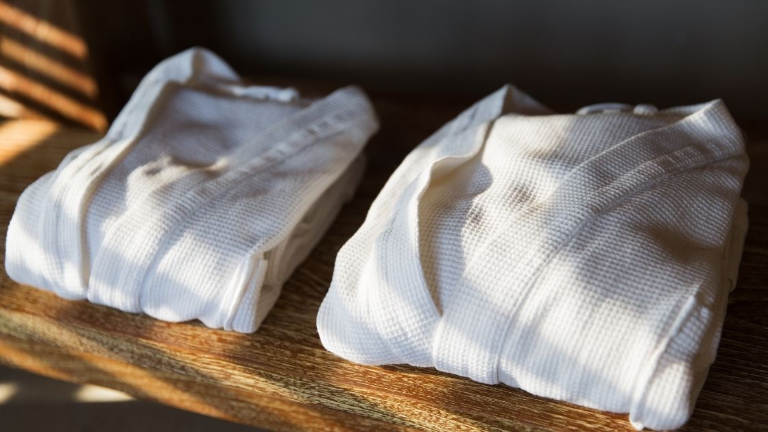 Why Is the Terry Cloth Spa Robe Popular?